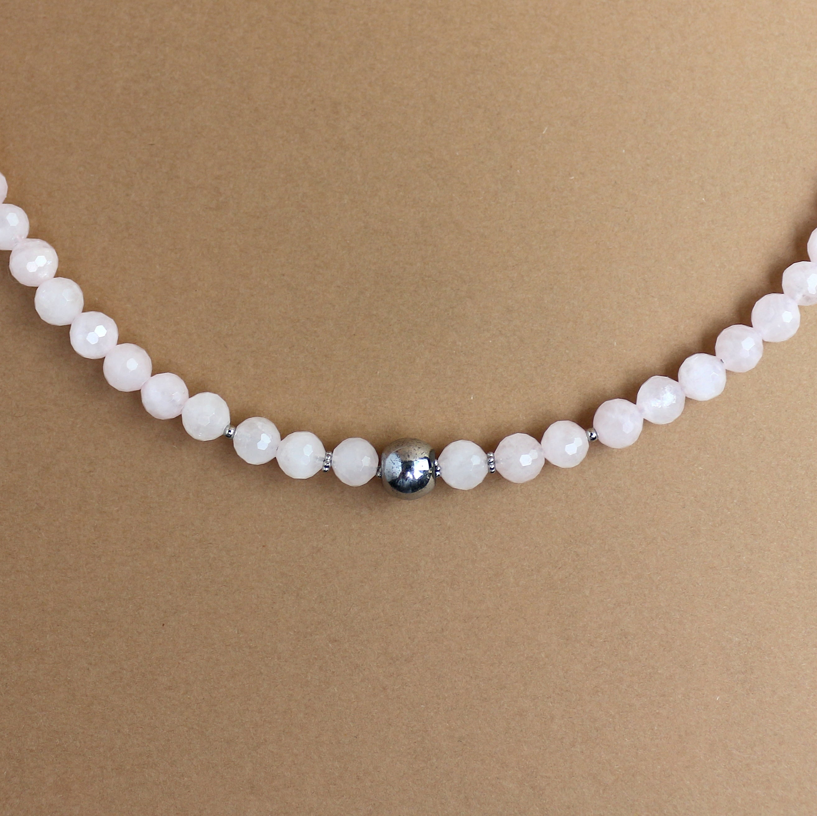 Collier "Lyne" Quartz rose facetté